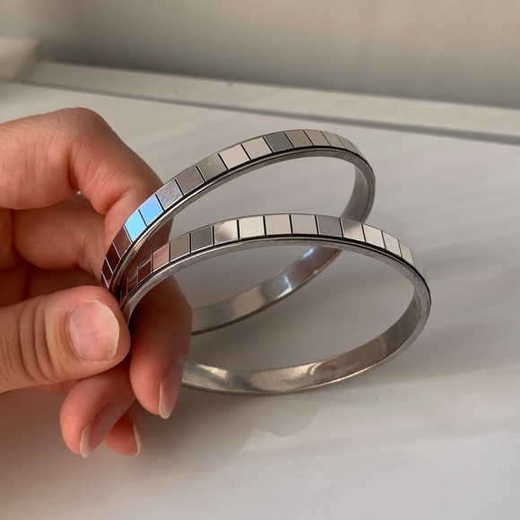 Two silver tone mirrored bangles - Picture 5 of 8